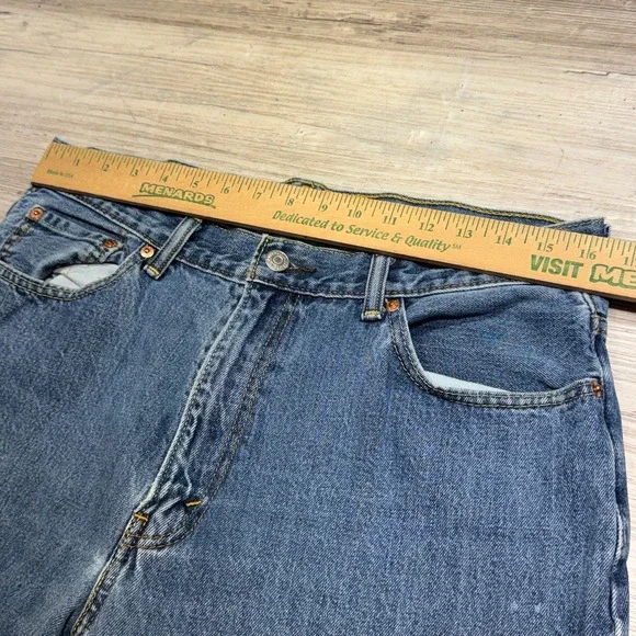 Levi's 550 Relaxed Fit Tapered Leg Men's Sz 36x34 Jeans Medium Wash Blue Denim - Picture 4 of 13